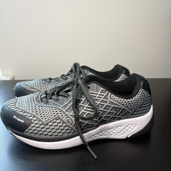 Propet Shoes - Propet One Women's Orthotic Diabetic Shoe Sneaker Size 8 Wide D Black And White